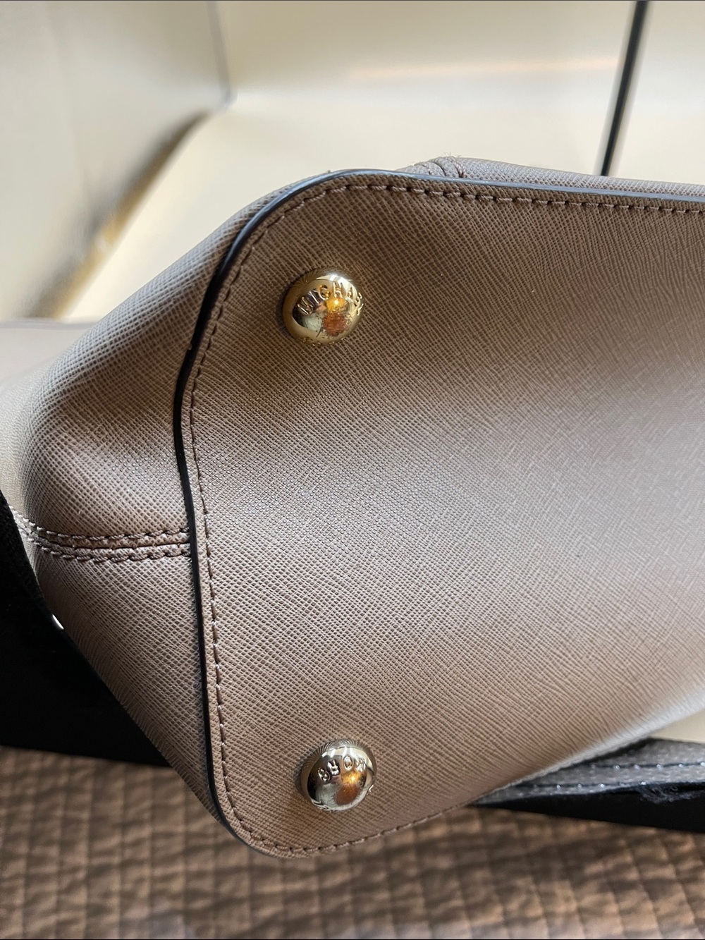 Michael Kors Gray Saffiano Tote with Front Pocket and MK Charm Beautiful Bag - Picture 6 of 11